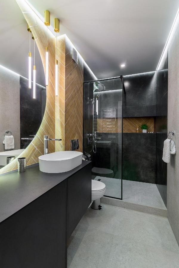 Royal Vip Jacuzzi Apart Lemberg Exterior foto