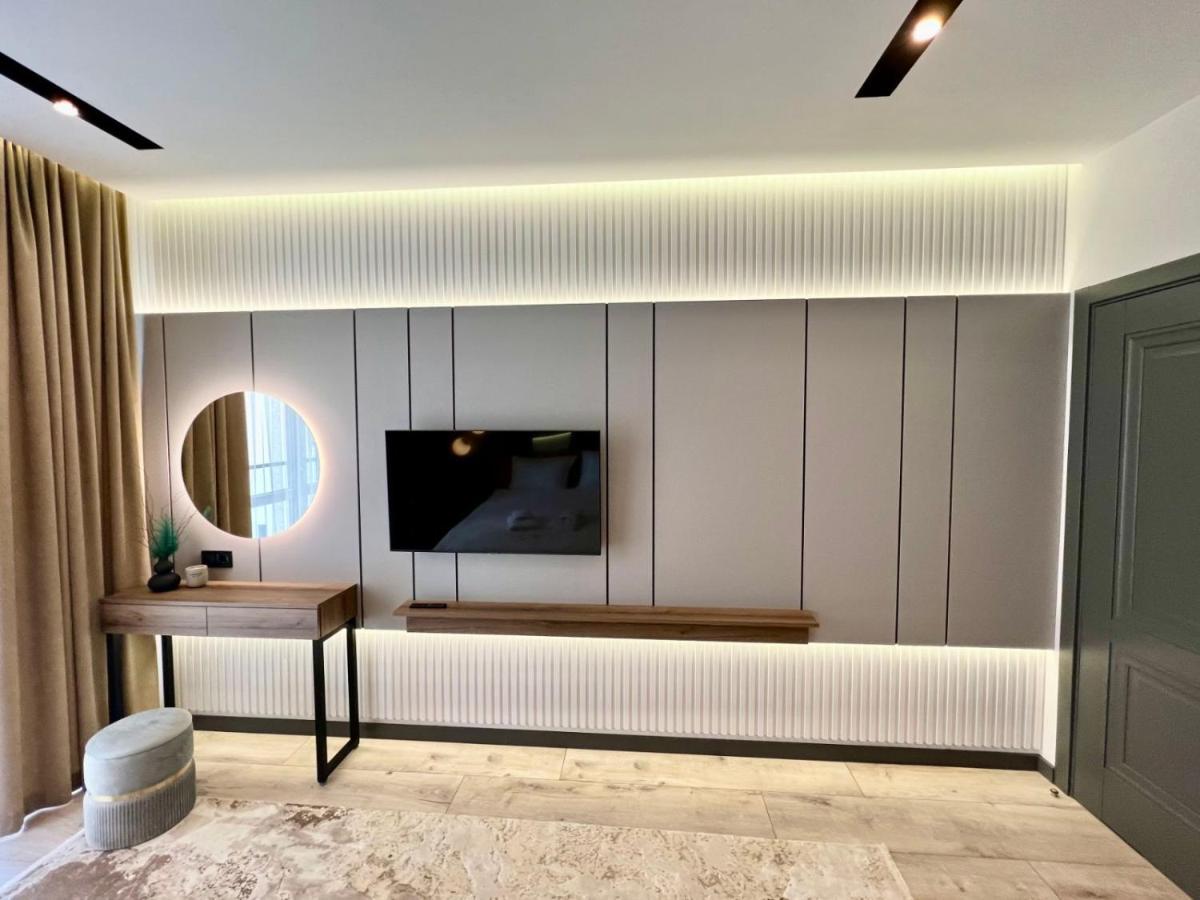 Royal Vip Jacuzzi Apart Lemberg Exterior foto
