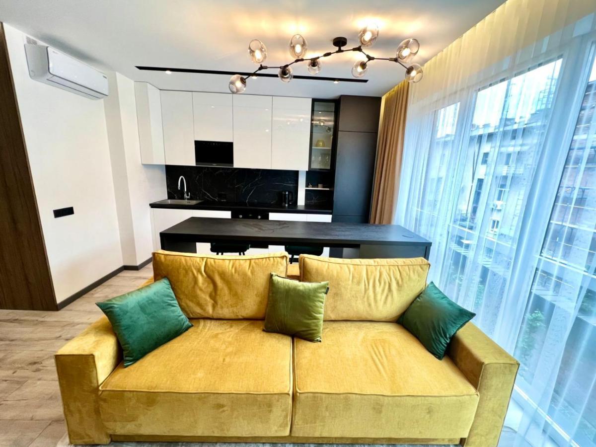 Royal Vip Jacuzzi Apart Lemberg Exterior foto