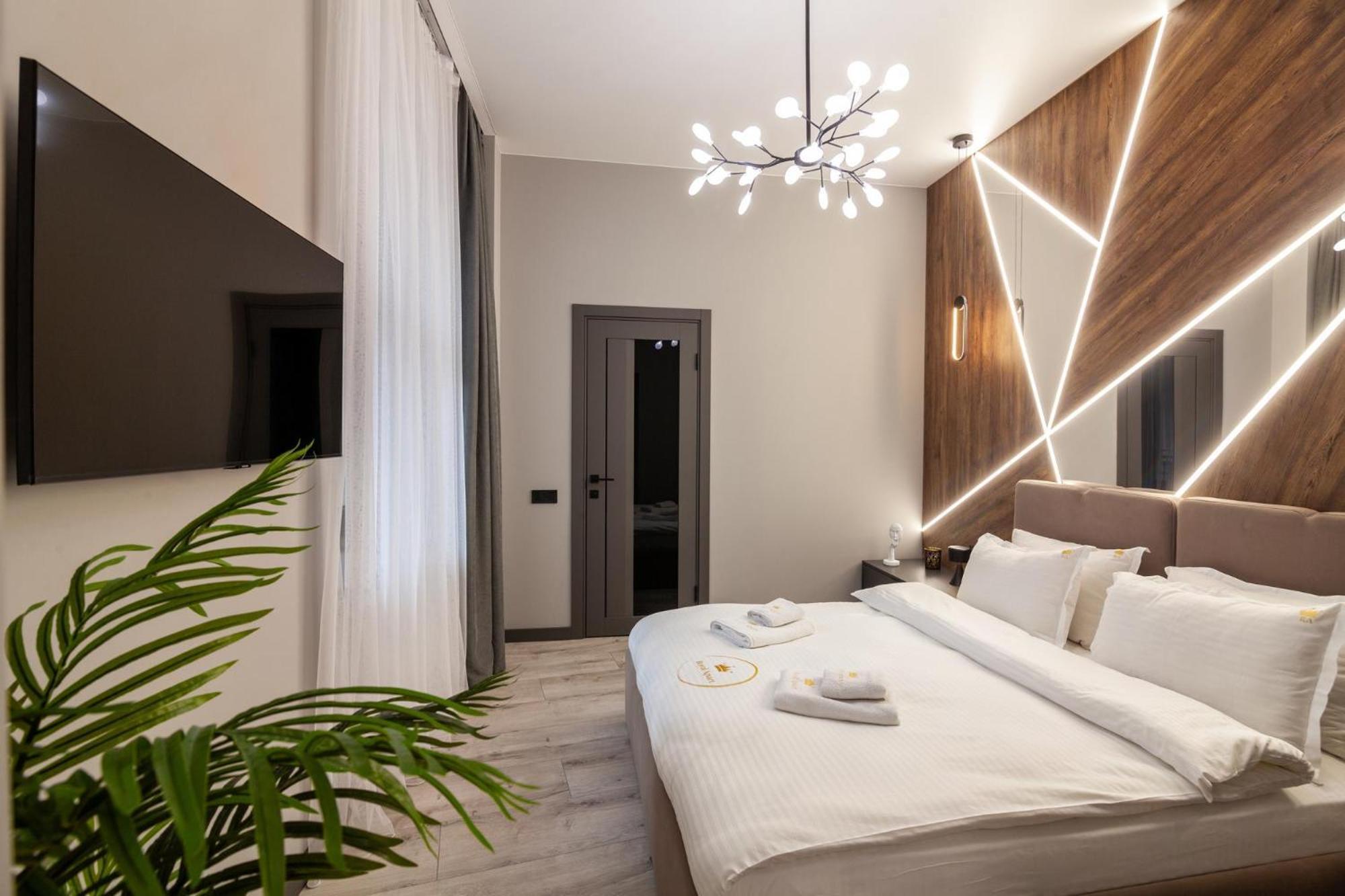 Royal Vip Jacuzzi Apart Lemberg Exterior foto