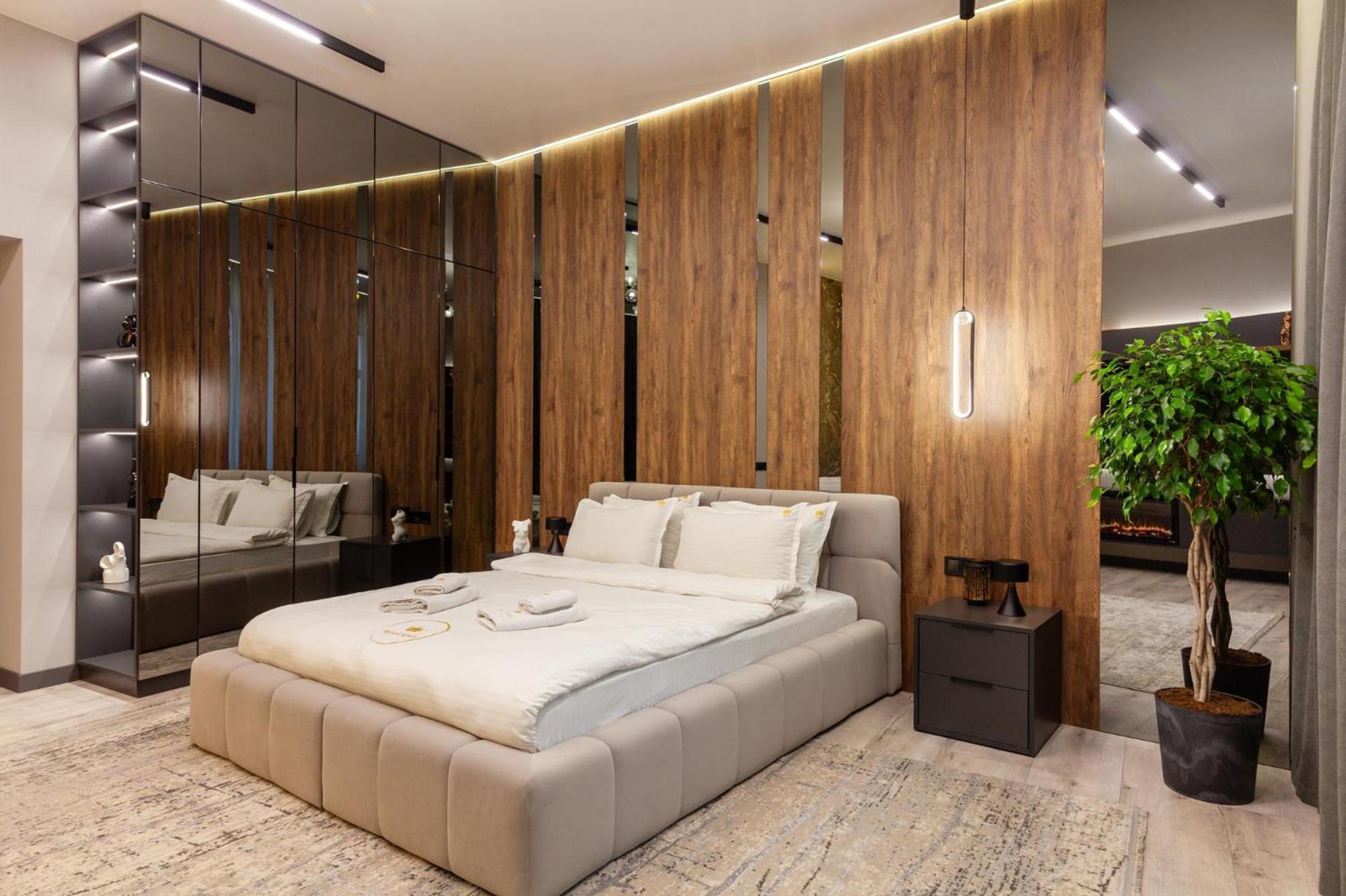 Royal Vip Jacuzzi Apart Lemberg Exterior foto