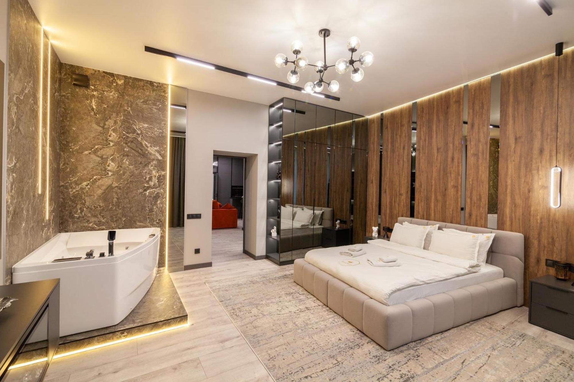 Royal Vip Jacuzzi Apart Lemberg Exterior foto